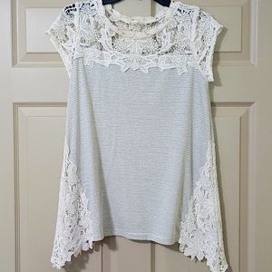 Ladie's Oddy Top Size Small